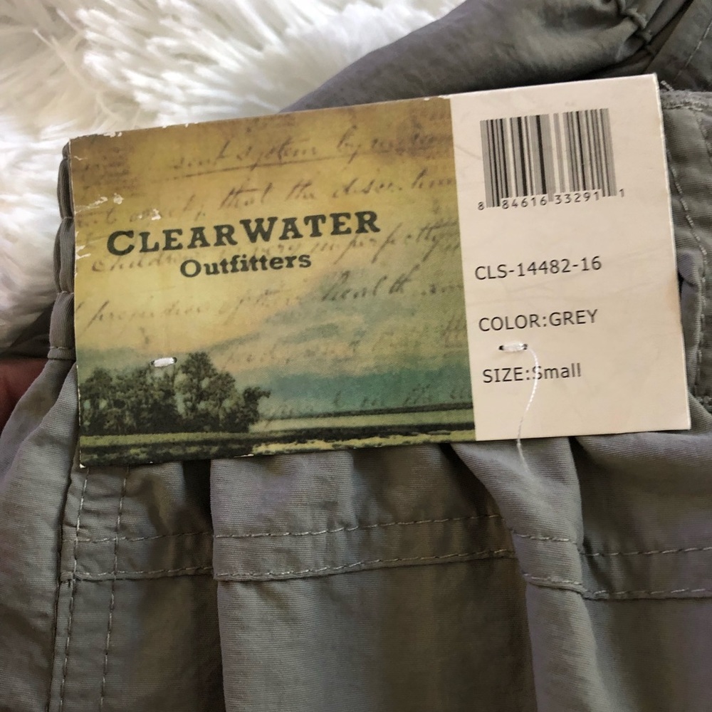 🇺🇸 NEW CLEARWATER OUTFITTERS Grey Cargo Shorts. Size Small - Picture 6 of 6